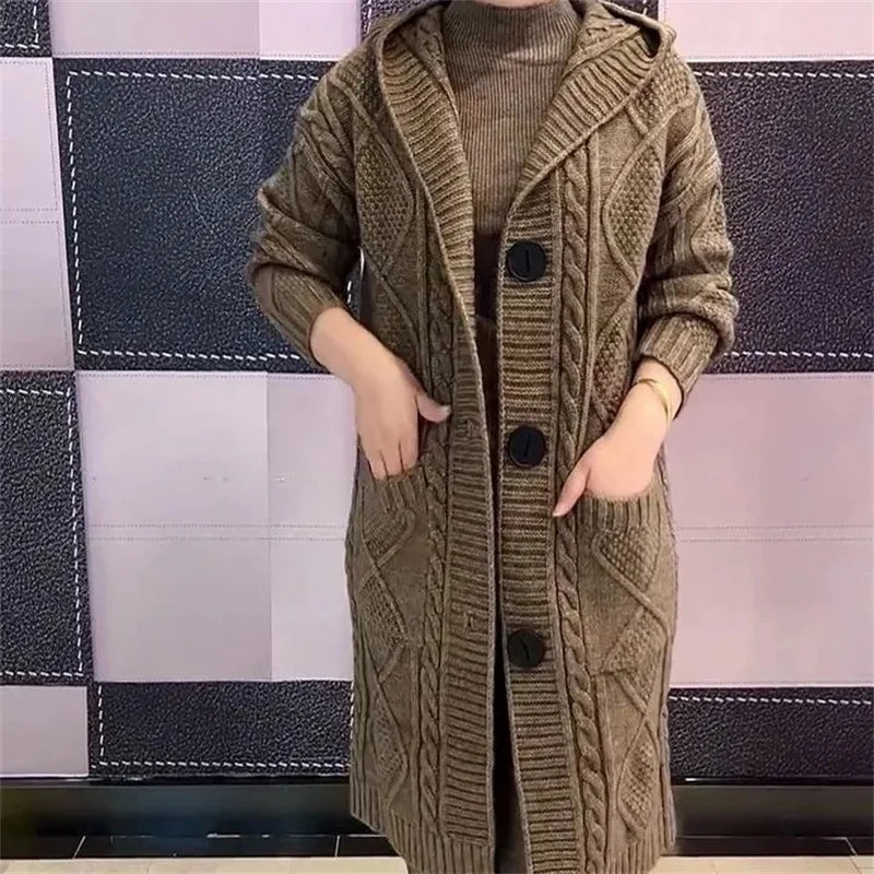 Long hooded single-breasted knitted coat