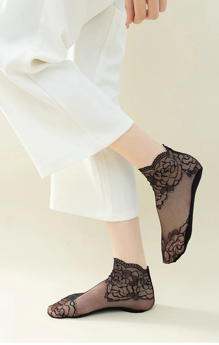5 Pairs Women’s Lace Invisible Socks – Thin Non-Slip Boat Socks