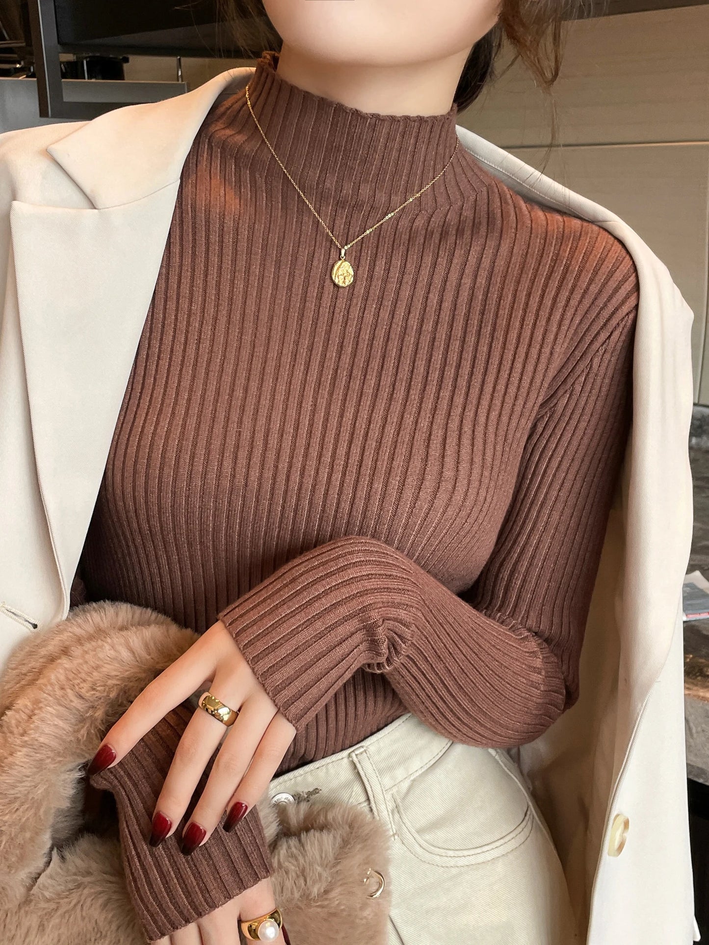 Women’s turtleneck long-sleeve pullover sweater
