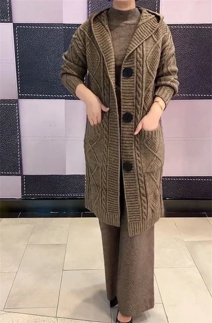 Long hooded single-breasted knitted coat