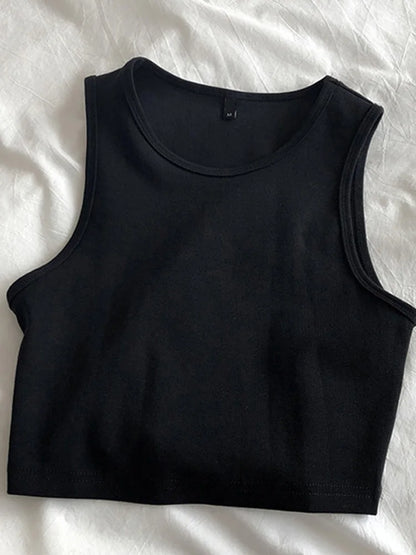 Lightweight stylish women’s slim crop tee