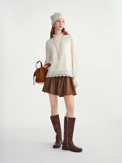 Cozy autumn/winter women’s pullover with stylish lace
