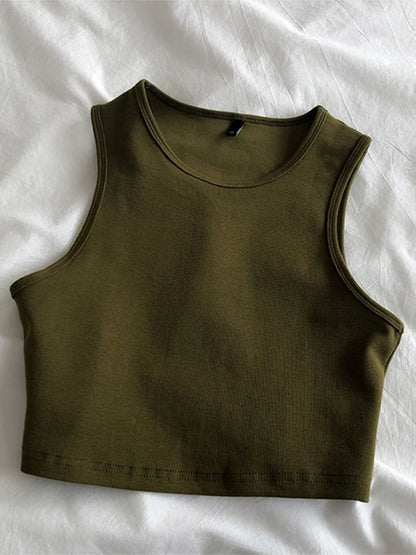 Lightweight stylish women’s slim crop tee