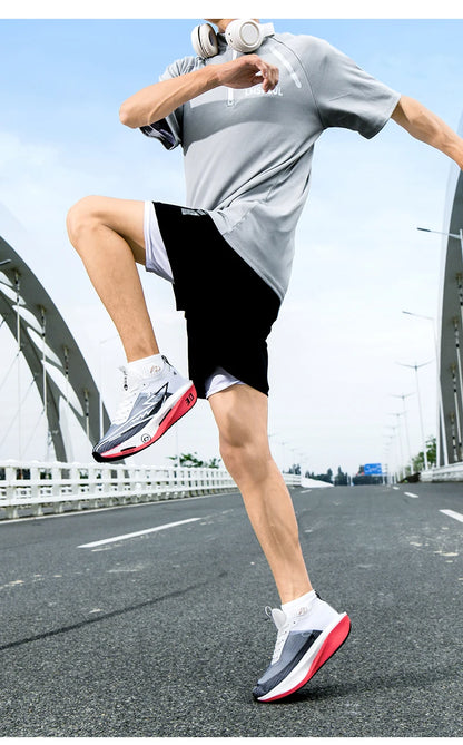 Stable, wear-resistant sports sneakers for training