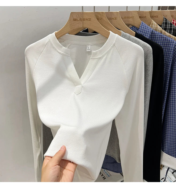 Women’s slim-fit V-neck long-sleeve T-shirt