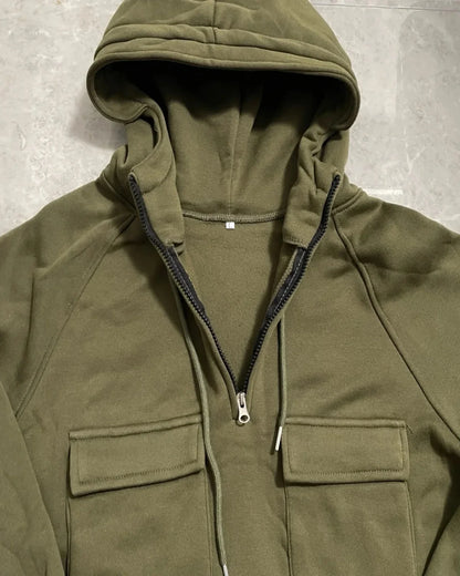 Men’s thick outdoor hooded sweatshirt with pockets
