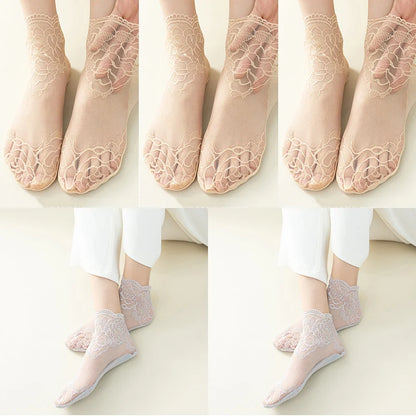 5 Pairs Women’s Lace Invisible Socks – Thin Non-Slip Boat Socks
