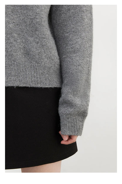Casual knitted sweater with dog embroidery