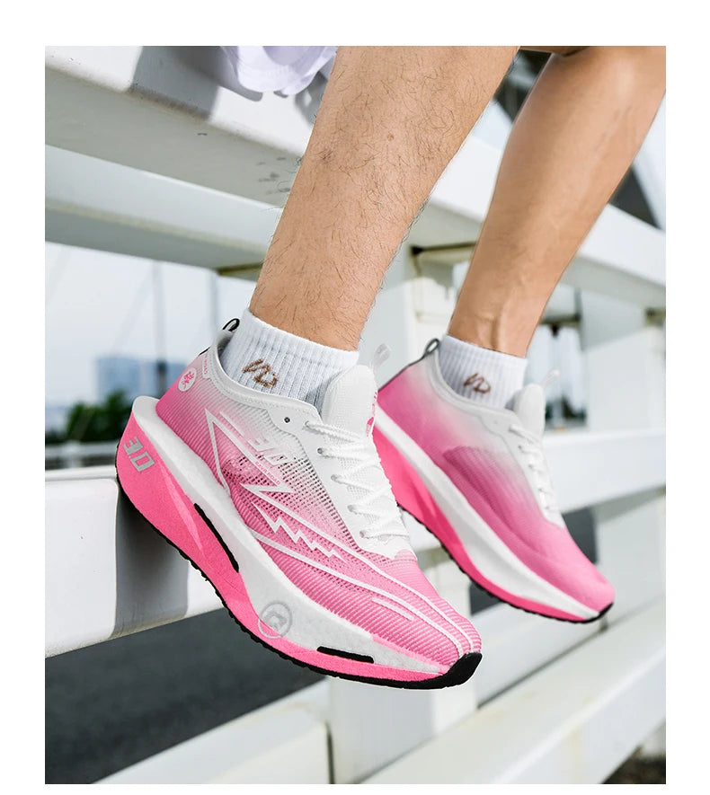 Stable, wear-resistant sports sneakers for training