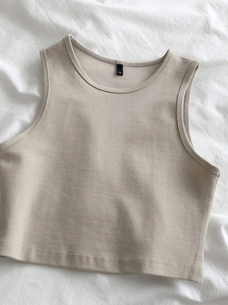 Lightweight stylish women’s slim crop tee