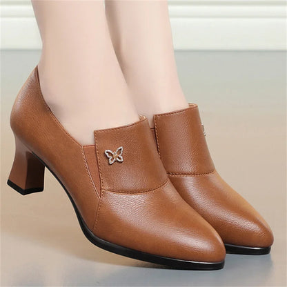 Chic Leather Women’s Pumps – Trendy Spring Office Shoes