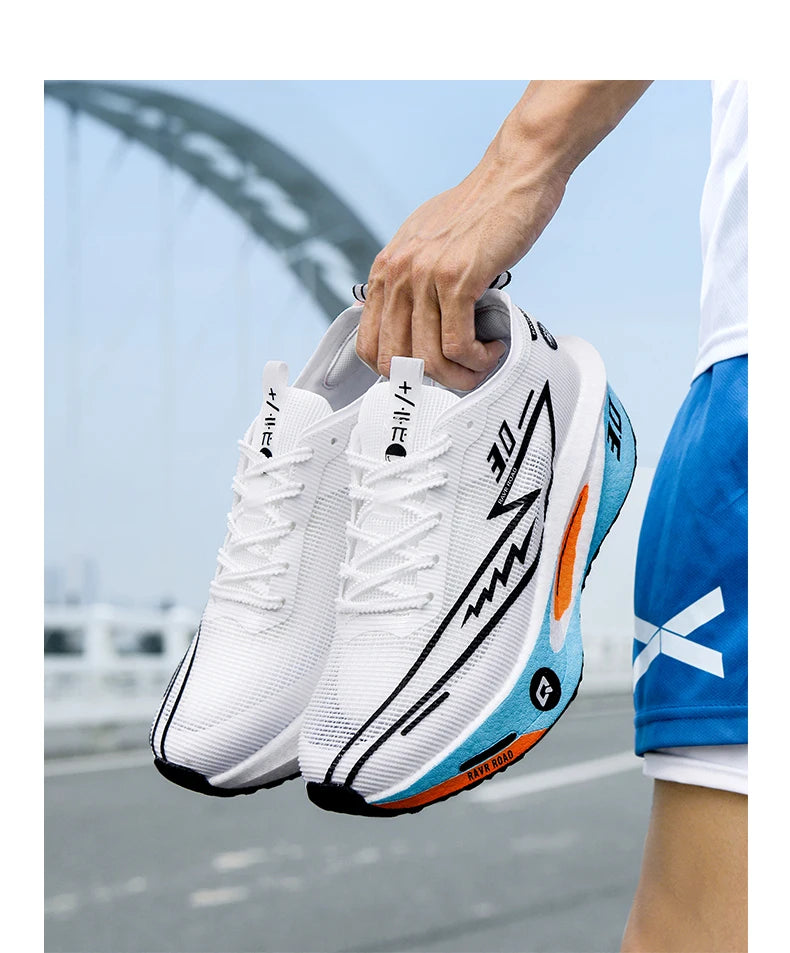 Stable, wear-resistant sports sneakers for training