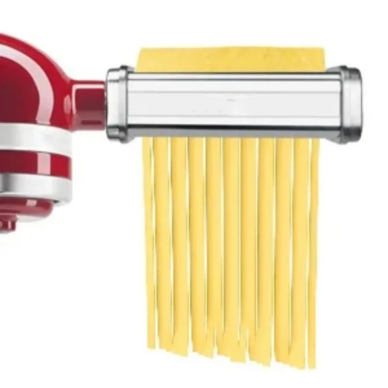 Easy pasta roller and cutter for homemade noodles