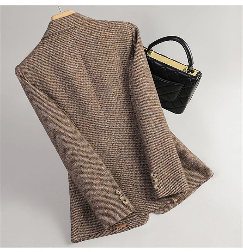 Autumn/winter office coat for ladies