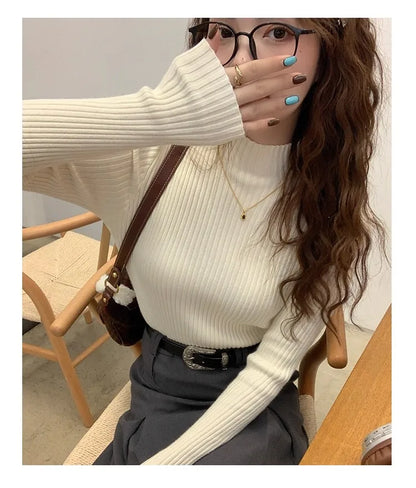 Women’s turtleneck long-sleeve pullover sweater
