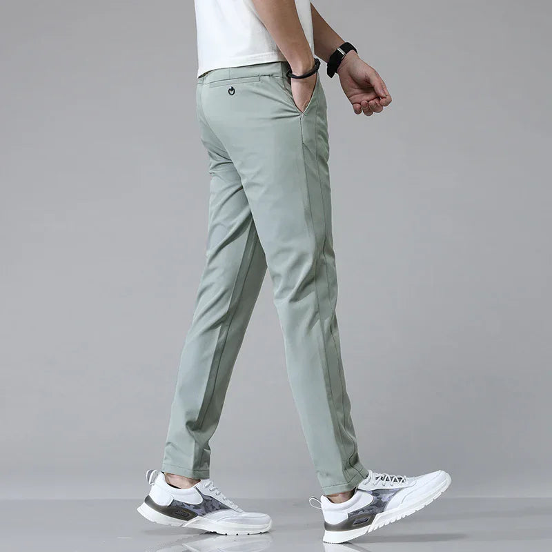 Breathable spring/summer golf and sports trousers