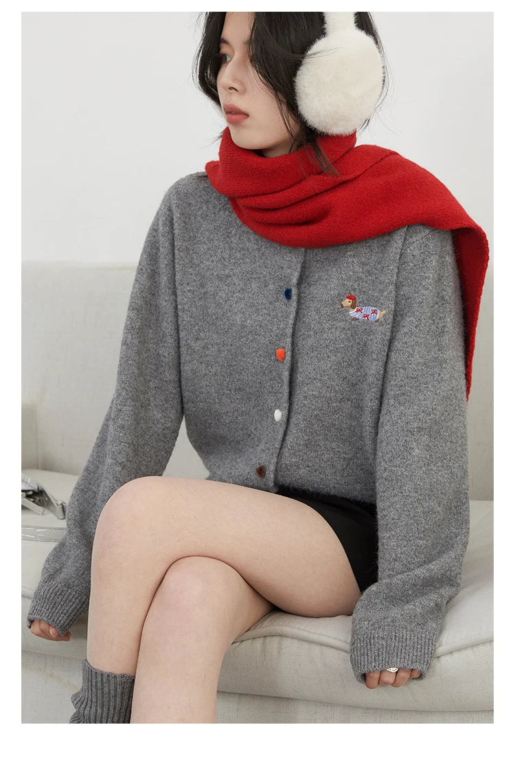 Casual knitted sweater with dog embroidery