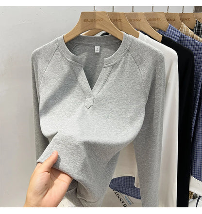 Women’s slim-fit V-neck long-sleeve T-shirt