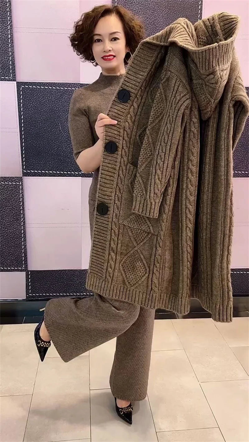 Long hooded single-breasted knitted coat