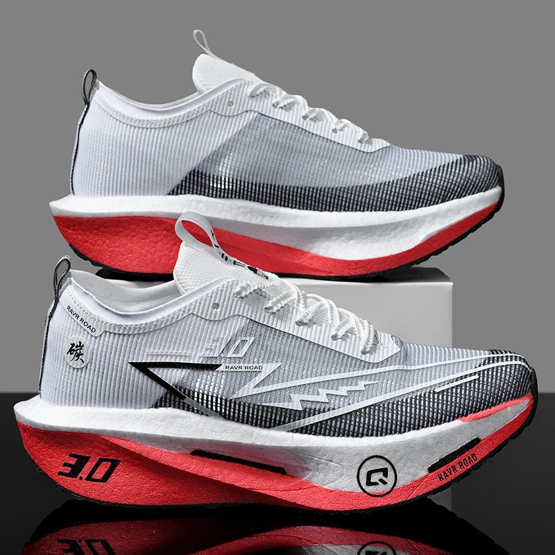 Stable, wear-resistant sports sneakers for training