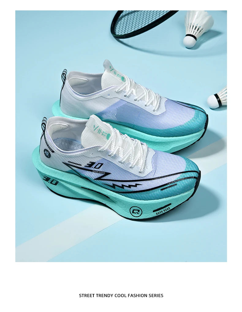 Stable, wear-resistant sports sneakers for training