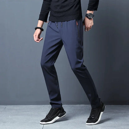 Cotton cargo shorts with button design and straight fit