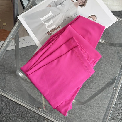 Trendy summer yoga and sports leggings